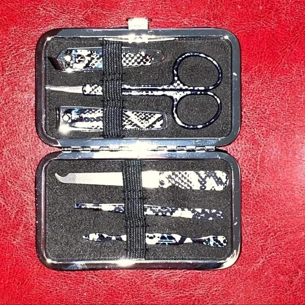 Saks Fifth Avenue Manicure‎ Set - Snake Print: 7 Pc
